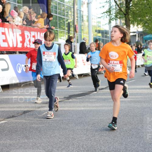 25.04.2025 - Das Zehntel Lena Gebhardt http://msf.ph/oto/7784303 26.04.2025 08:52:56 Ziel 1108, 1229, 1453, 1478, 1479, 1541, 1568, 1665, 1778, 1803, 1921, 1933, 1944, 1984, 2025, 2035, 2170, 2191, 2194, 2212, 2471, 2500, 2590, 2628, 2645, 2653, 2694, 2706, 2733, 2826, 3038, 3042, 3053, 3064, 3095, 3102, 3104, 3110, 3173, 3178, 3409, 3462, 3499, 3524, 3532, 3592, 3599, 3603, 3611, 3617, 3719, 3722, 3729, 3781, 3787, 3805, 3811, 3870, 3921, 3941, 3944 meine-sportfotos.de