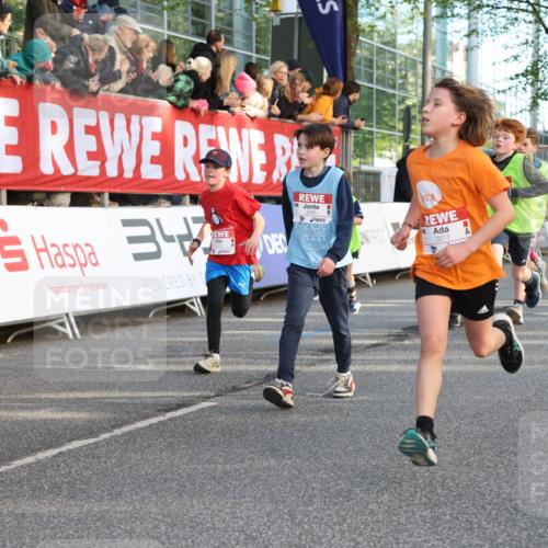 25.04.2025 - Das Zehntel Lena Gebhardt http://msf.ph/oto/7784319 26.04.2025 08:52:56 Ziel 1108, 1229, 1453, 1478, 1479, 1541, 1568, 1665, 1778, 1803, 1921, 1933, 1944, 1984, 2025, 2035, 2170, 2191, 2194, 2212, 2471, 2500, 2590, 2628, 2645, 2653, 2694, 2706, 2733, 2826, 3038, 3042, 3053, 3064, 3095, 3102, 3104, 3110, 3173, 3178, 3409, 3462, 3499, 3524, 3532, 3592, 3599, 3603, 3611, 3617, 3719, 3722, 3729, 3781, 3787, 3805, 3811, 3870, 3921, 3941, 3944 meine-sportfotos.de