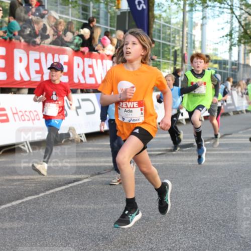 25.04.2025 - Das Zehntel Lena Gebhardt http://msf.ph/oto/7784327 26.04.2025 08:52:56 Ziel 1108, 1229, 1453, 1478, 1479, 1541, 1568, 1665, 1778, 1803, 1921, 1933, 1944, 1984, 2025, 2035, 2170, 2191, 2194, 2212, 2471, 2500, 2590, 2628, 2645, 2653, 2694, 2706, 2733, 2826, 3038, 3042, 3053, 3064, 3095, 3102, 3104, 3110, 3173, 3178, 3409, 3462, 3499, 3524, 3532, 3592, 3599, 3603, 3611, 3617, 3719, 3722, 3729, 3781, 3787, 3805, 3811, 3870, 3921, 3941, 3944 meine-sportfotos.de