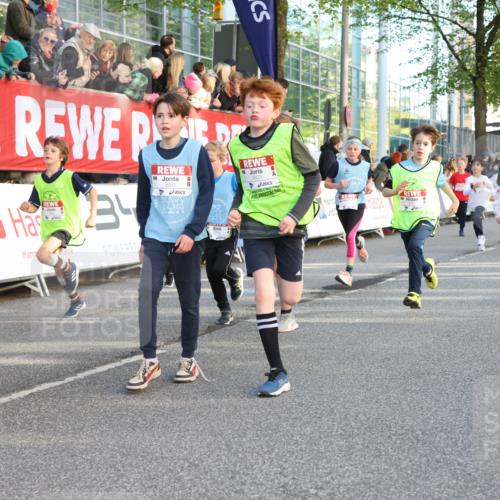 25.04.2025 - Das Zehntel Lena Gebhardt http://msf.ph/oto/7784343 26.04.2025 08:52:57 Ziel 1094, 1108, 1229, 1453, 1478, 1479, 1541, 1568, 1665, 1778, 1803, 1921, 1933, 1944, 1984, 2025, 2035, 2170, 2191, 2194, 2212, 2471, 2500, 2590, 2599, 2628, 2645, 2653, 2694, 2706, 2733, 2826, 3038, 3042, 3053, 3064, 3095, 3102, 3104, 3110, 3173, 3178, 3409, 3462, 3499, 3524, 3532, 3592, 3599, 3603, 3611, 3617, 3719, 3722, 3729, 3781, 3787, 3805, 3811, 3870, 3921, 3941 meine-sportfotos.de