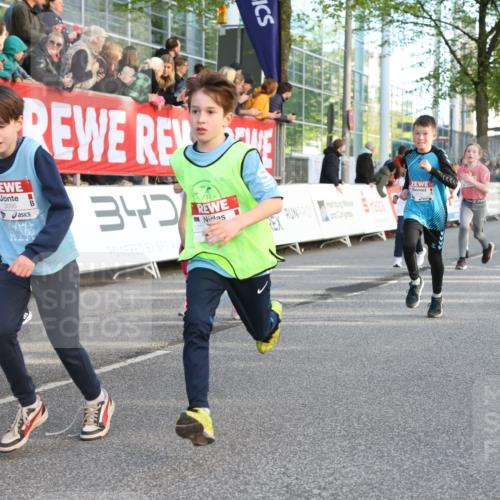 25.04.2025 - Das Zehntel Lena Gebhardt http://msf.ph/oto/7784374 26.04.2025 08:52:58 Ziel 1094, 1108, 1229, 1241, 1453, 1478, 1479, 1541, 1568, 1665, 1778, 1803, 1921, 1933, 1944, 1984, 2025, 2035, 2170, 2191, 2194, 2212, 2471, 2500, 2590, 2599, 2628, 2645, 2653, 2694, 2706, 2733, 2826, 3038, 3042, 3053, 3064, 3095, 3102, 3104, 3110, 3173, 3178, 3409, 3411, 3462, 3499, 3524, 3532, 3592, 3599, 3603, 3611, 3617, 3719, 3722, 3729, 3781, 3787, 3805, 3811, 3870, 3921, 3941 meine-sportfotos.de