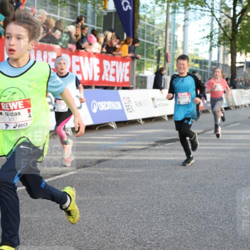 25.04.2025 - Das Zehntel Lena Gebhardt http://msf.ph/oto/7784382 26.04.2025 08:52:58 Ziel 1094, 1108, 1229, 1241, 1453, 1478, 1479, 1541, 1568, 1665, 1778, 1803, 1921, 1933, 1944, 1984, 2025, 2035, 2170, 2191, 2194, 2212, 2471, 2500, 2590, 2599, 2628, 2645, 2653, 2694, 2706, 2733, 2826, 3038, 3042, 3053, 3064, 3095, 3102, 3104, 3110, 3173, 3178, 3409, 3411, 3462, 3499, 3524, 3532, 3592, 3599, 3603, 3611, 3617, 3719, 3722, 3729, 3781, 3787, 3805, 3811, 3870, 3921, 3941 meine-sportfotos.de