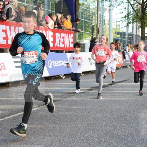 25.04.2025 - Das Zehntel Lena Gebhardt http://msf.ph/oto/7784422 26.04.2025 08:52:59 Ziel 1094, 1108, 1229, 1241, 1264, 1453, 1478, 1479, 1541, 1568, 1636, 1665, 1778, 1803, 1921, 1933, 1944, 1984, 2013, 2025, 2035, 2170, 2191, 2194, 2212, 2471, 2499, 2500, 2590, 2599, 2628, 2645, 2653, 2694, 2706, 2733, 2826, 2861, 3038, 3042, 3053, 3064, 3095, 3102, 3104, 3110, 3173, 3178, 3409, 3411, 3462, 3499, 3524, 3532, 3592, 3599, 3603, 3611, 3617, 3719, 3722, 3729, 3781, 3787, 3805, 3811, 3870, 3921, 3941 meine-sportfotos.de