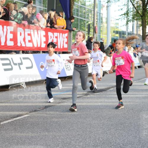 25.04.2025 - Das Zehntel Lena Gebhardt http://msf.ph/oto/7784438 26.04.2025 08:52:59 Ziel 1094, 1108, 1229, 1241, 1264, 1453, 1478, 1479, 1541, 1568, 1636, 1665, 1778, 1803, 1921, 1933, 1944, 1984, 2013, 2025, 2035, 2170, 2191, 2194, 2212, 2471, 2499, 2500, 2590, 2599, 2628, 2645, 2653, 2694, 2706, 2733, 2826, 2861, 3038, 3042, 3053, 3064, 3095, 3102, 3104, 3110, 3173, 3178, 3409, 3411, 3462, 3499, 3524, 3532, 3592, 3599, 3603, 3611, 3617, 3719, 3722, 3729, 3781, 3787, 3805, 3811, 3870, 3921, 3941 meine-sportfotos.de