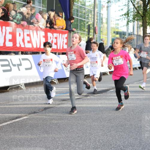 25.04.2025 - Das Zehntel Lena Gebhardt http://msf.ph/oto/7784446 26.04.2025 08:52:59 Ziel 1094, 1108, 1229, 1241, 1264, 1453, 1478, 1479, 1541, 1568, 1636, 1665, 1778, 1803, 1921, 1933, 1944, 1984, 2013, 2025, 2035, 2170, 2191, 2194, 2212, 2471, 2499, 2500, 2590, 2599, 2628, 2645, 2653, 2694, 2706, 2733, 2826, 2861, 3038, 3042, 3053, 3064, 3095, 3102, 3104, 3110, 3173, 3178, 3409, 3411, 3462, 3499, 3524, 3532, 3592, 3599, 3603, 3611, 3617, 3719, 3722, 3729, 3781, 3787, 3805, 3811, 3870, 3921, 3941 meine-sportfotos.de