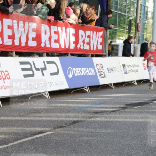 25.04.2025 - Das Zehntel Lena Gebhardt http://msf.ph/oto/7784546 26.04.2025 08:53:03 Ziel 1094, 1229, 1241, 1264, 1453, 1478, 1479, 1541, 1568, 1636, 1665, 1778, 1803, 1921, 1933, 1944, 1984, 2013, 2025, 2035, 2104, 2170, 2191, 2194, 2212, 2366, 2471, 2499, 2590, 2599, 2628, 2645, 2653, 2694, 2706, 2733, 2826, 2861, 2868, 2870, 3038, 3042, 3053, 3064, 3095, 3104, 3110, 3173, 3409, 3411, 3462, 3507, 3519, 3524, 3532, 3592, 3599, 3603, 3611, 3617, 3719, 3722, 3729, 3781, 3787, 3805, 3811, 3850, 3870, 3921, 3941 meine-sportfotos.de