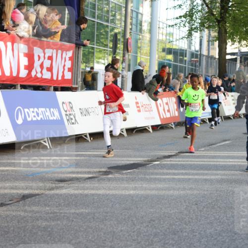 25.04.2025 - Das Zehntel Lena Gebhardt http://msf.ph/oto/7784561 26.04.2025 08:53:03 Ziel 1094, 1229, 1241, 1264, 1453, 1478, 1479, 1541, 1568, 1636, 1665, 1778, 1803, 1921, 1933, 1944, 1984, 2013, 2025, 2035, 2104, 2170, 2191, 2194, 2212, 2366, 2471, 2499, 2590, 2599, 2628, 2645, 2653, 2694, 2706, 2733, 2826, 2861, 2868, 2870, 3038, 3042, 3053, 3064, 3095, 3104, 3110, 3173, 3409, 3411, 3462, 3507, 3519, 3524, 3532, 3592, 3599, 3603, 3611, 3617, 3719, 3722, 3729, 3781, 3787, 3805, 3811, 3850, 3870, 3921, 3941 meine-sportfotos.de