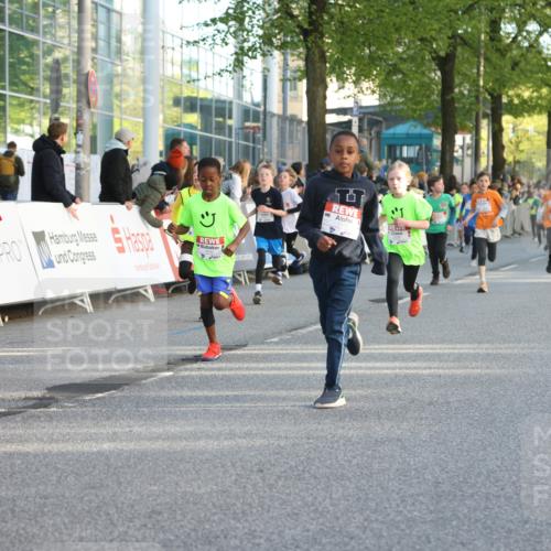 25.04.2025 - Das Zehntel Lena Gebhardt http://msf.ph/oto/7784569 26.04.2025 08:53:03 Ziel 1094, 1229, 1241, 1264, 1453, 1478, 1479, 1541, 1568, 1636, 1665, 1778, 1803, 1921, 1933, 1944, 1984, 2013, 2025, 2035, 2104, 2170, 2191, 2194, 2212, 2366, 2471, 2499, 2590, 2599, 2628, 2645, 2653, 2694, 2706, 2733, 2826, 2861, 2868, 2870, 3038, 3042, 3053, 3064, 3095, 3104, 3110, 3173, 3409, 3411, 3462, 3507, 3519, 3524, 3532, 3592, 3599, 3603, 3611, 3617, 3719, 3722, 3729, 3781, 3787, 3805, 3811, 3850, 3870, 3921, 3941 meine-sportfotos.de