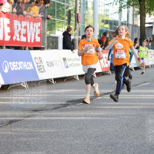 25.04.2025 - Das Zehntel Lena Gebhardt http://msf.ph/oto/7784693 26.04.2025 08:53:07 Ziel 1094, 1229, 1241, 1264, 1453, 1478, 1479, 1541, 1636, 1665, 1739, 1778, 1803, 1921, 1925, 1933, 1944, 1965, 1984, 2013, 2025, 2035, 2104, 2134, 2170, 2191, 2194, 2212, 2366, 2471, 2499, 2502, 2590, 2599, 2628, 2645, 2653, 2694, 2706, 2733, 2826, 2861, 2868, 2870, 3038, 3042, 3053, 3064, 3095, 3104, 3110, 3129, 3173, 3179, 3411, 3429, 3507, 3519, 3524, 3532, 3599, 3611, 3719, 3722, 3729, 3781, 3787, 3805, 3811, 3850, 3870, 3878, 3941 meine-sportfotos.de