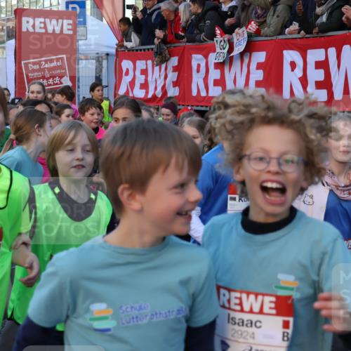 25.04.2025 - Das Zehntel Yannick Fuchs http://msf.ph/oto/7794752 26.04.2025 08:32:38 Allgemein zum Event 600, 00, 1563, 42, 345, 10, 4, 2145, 444, 2924, 73 meine-sportfotos.de