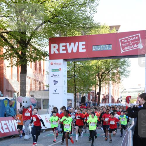 25.04.2025 - Das Zehntel Lena Gebhardt http://msf.ph/oto/7798209 26.04.2025 07:31:57 Allgemein zum Event 0, 00, 0, 2724, 5, 42, 145, 4, 2145 meine-sportfotos.de