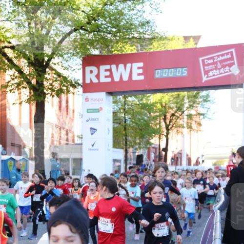 25.04.2025 - Das Zehntel Lena Gebhardt http://msf.ph/oto/7798264 26.04.2025 07:31:59 Allgemein zum Event 0, 00, 05, 2430 meine-sportfotos.de