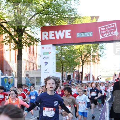 25.04.2025 - Das Zehntel Lena Gebhardt http://msf.ph/oto/7798280 26.04.2025 07:32:00 Allgemein zum Event 52, 0, 00, 06, 1114, 42045 meine-sportfotos.de