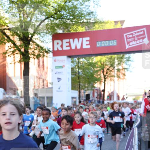 25.04.2025 - Das Zehntel Lena Gebhardt http://msf.ph/oto/7798286 26.04.2025 07:32:00 Allgemein zum Event 0, 00, 06 meine-sportfotos.de