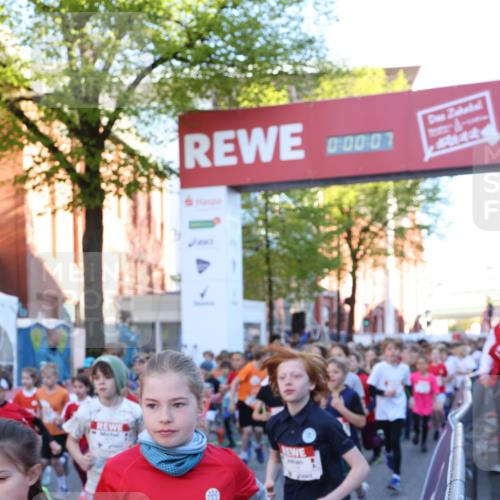 25.04.2025 - Das Zehntel Lena Gebhardt http://msf.ph/oto/7798303 26.04.2025 07:32:01 Allgemein zum Event 0, 00, 07, 95, 1768 meine-sportfotos.de