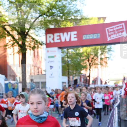 25.04.2025 - Das Zehntel Lena Gebhardt http://msf.ph/oto/7798307 26.04.2025 07:32:01 Allgemein zum Event 0, 00, 07, 1788 meine-sportfotos.de