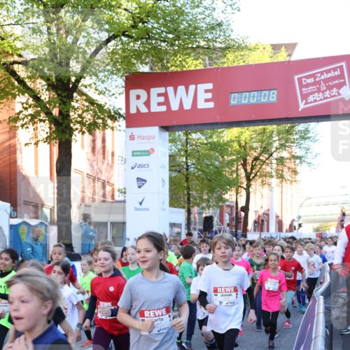 25.04.2025 - Das Zehntel Lena Gebhardt http://msf.ph/oto/7798328 26.04.2025 07:32:02 Allgemein zum Event 0, 00, 08, 389, 42345 meine-sportfotos.de