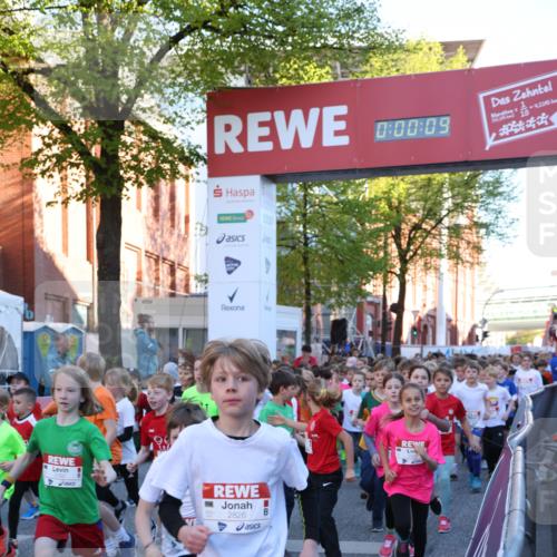 25.04.2025 - Das Zehntel Lena Gebhardt http://msf.ph/oto/7798340 26.04.2025 07:32:03 Allgemein zum Event 0, 00, 09, 4, 2345, 2826 meine-sportfotos.de