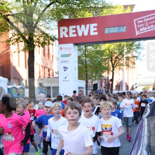 25.04.2025 - Das Zehntel Lena Gebhardt http://msf.ph/oto/7798399 26.04.2025 07:32:05 Allgemein zum Event 0, 00, 12, 284, 2, 2345 meine-sportfotos.de