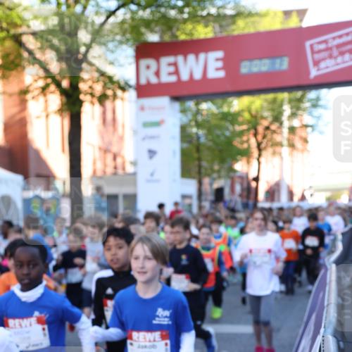 25.04.2025 - Das Zehntel Lena Gebhardt http://msf.ph/oto/7798418 26.04.2025 07:32:07 Allgemein zum Event 0, 00, 13 meine-sportfotos.de