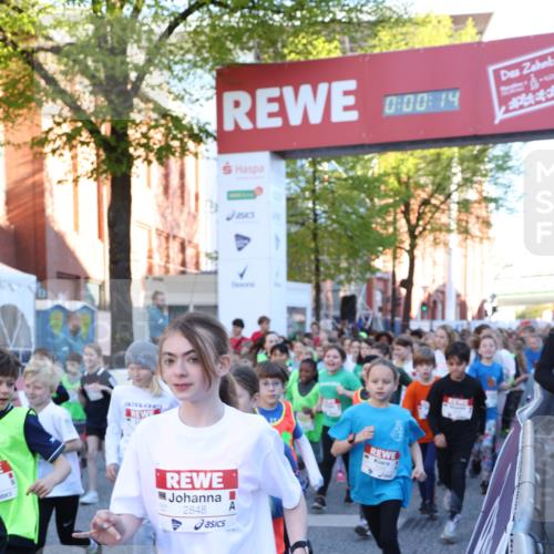 25.04.2025 - Das Zehntel Lena Gebhardt http://msf.ph/oto/7798449 26.04.2025 07:32:08 Allgemein zum Event 0, 00, 14, 2848 meine-sportfotos.de