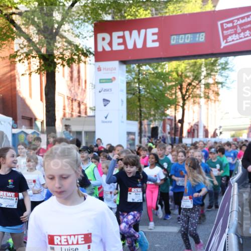 25.04.2025 - Das Zehntel Lena Gebhardt http://msf.ph/oto/7798528 26.04.2025 07:32:12 Allgemein zum Event 0, 00, 18, 2867 meine-sportfotos.de