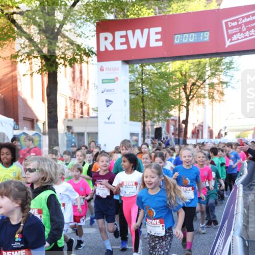 25.04.2025 - Das Zehntel Lena Gebhardt http://msf.ph/oto/7798546 26.04.2025 07:32:12 Allgemein zum Event 2606, 1, 0, 00, 19, 2311, 2345 meine-sportfotos.de