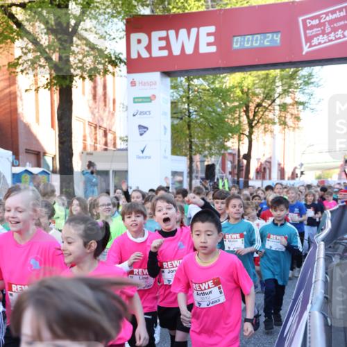 25.04.2025 - Das Zehntel Lena Gebhardt http://msf.ph/oto/7798648 26.04.2025 07:32:18 Allgemein zum Event 0, 00, 24, 3512, 42345 meine-sportfotos.de