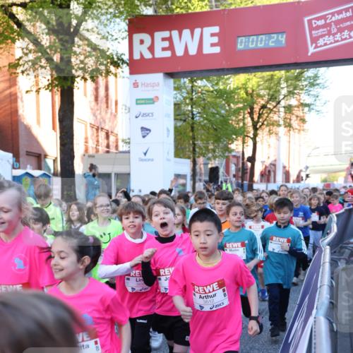 25.04.2025 - Das Zehntel Lena Gebhardt http://msf.ph/oto/7798650 26.04.2025 07:32:18 Allgemein zum Event 0, 00, 24, 42345, 4, 3512 meine-sportfotos.de