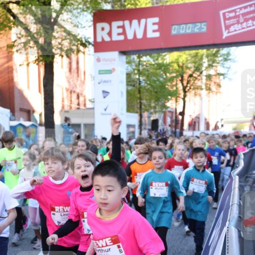 25.04.2025 - Das Zehntel Lena Gebhardt http://msf.ph/oto/7798657 26.04.2025 07:32:18 Allgemein zum Event 343, 0, 00, 25, 2, 3512 meine-sportfotos.de