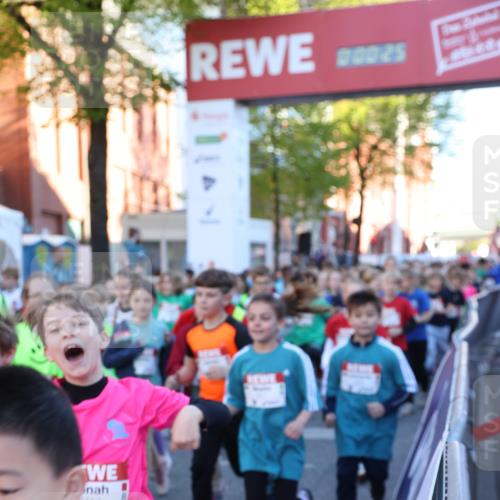 25.04.2025 - Das Zehntel Lena Gebhardt http://msf.ph/oto/7798663 26.04.2025 07:32:19 Allgemein zum Event 3417, 00025 meine-sportfotos.de