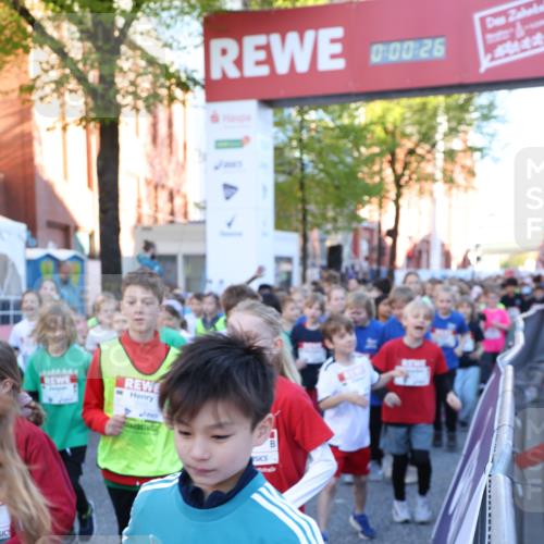 25.04.2025 - Das Zehntel Lena Gebhardt http://msf.ph/oto/7798692 26.04.2025 07:32:20 Allgemein zum Event 0, 00, 26, 1883 meine-sportfotos.de