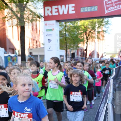 25.04.2025 - Das Zehntel Lena Gebhardt http://msf.ph/oto/7798765 26.04.2025 07:32:23 Allgemein zum Event 25, 19, 12, 00, 29, 2586 meine-sportfotos.de