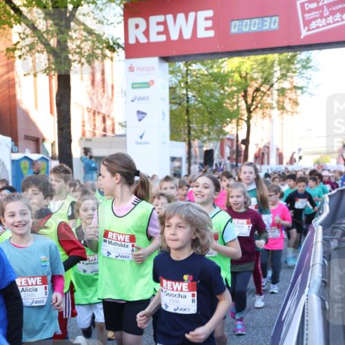 25.04.2025 - Das Zehntel Lena Gebhardt http://msf.ph/oto/7798770 26.04.2025 07:32:23 Allgemein zum Event 2895, 1571, 2586, 0, 00, 30, 4, 2345 meine-sportfotos.de