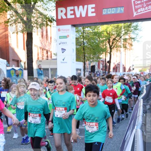 25.04.2025 - Das Zehntel Lena Gebhardt http://msf.ph/oto/7798850 26.04.2025 07:32:27 Allgemein zum Event 0, 00, 34, 1616, 1638, 42345 meine-sportfotos.de