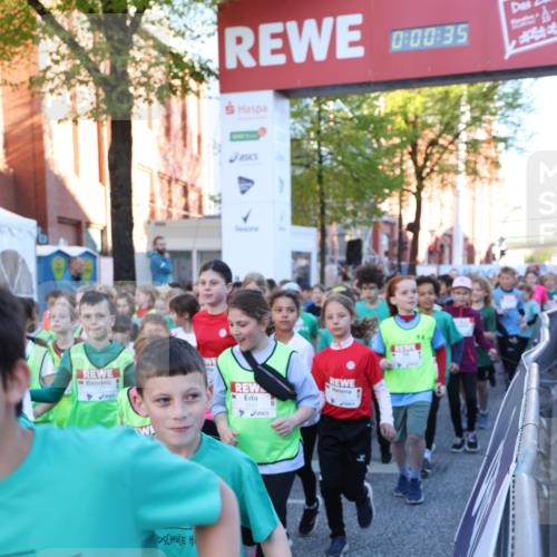 25.04.2025 - Das Zehntel Lena Gebhardt http://msf.ph/oto/7798866 26.04.2025 07:32:28 Allgemein zum Event 1638, 1626, 00, 35, 1543 meine-sportfotos.de