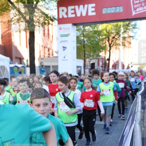25.04.2025 - Das Zehntel Lena Gebhardt http://msf.ph/oto/7798872 26.04.2025 07:32:28 Allgemein zum Event 88, 1, 00, 35, 2010 meine-sportfotos.de