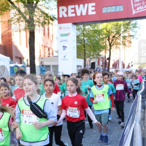 25.04.2025 - Das Zehntel Lena Gebhardt http://msf.ph/oto/7798882 26.04.2025 07:32:29 Allgemein zum Event 1543, 0, 00, 35, 2, 5, 1770 meine-sportfotos.de