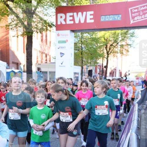 25.04.2025 - Das Zehntel Lena Gebhardt http://msf.ph/oto/7798991 26.04.2025 07:32:35 Allgemein zum Event 2389, 2244, 00, 42, 23, 2390, 1263 meine-sportfotos.de