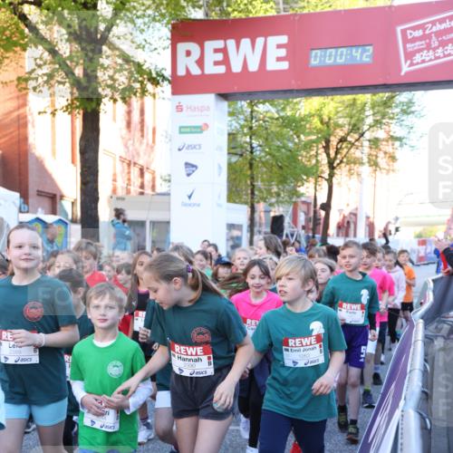 25.04.2025 - Das Zehntel Lena Gebhardt http://msf.ph/oto/7798998 26.04.2025 07:32:35 Allgemein zum Event 2389, 244, 0, 00, 42, 2390, 1263, 23 meine-sportfotos.de