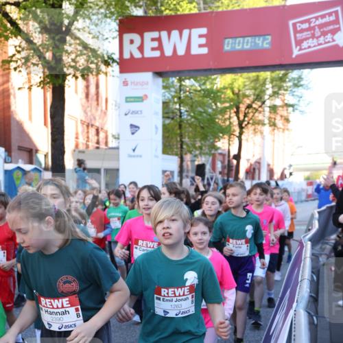 25.04.2025 - Das Zehntel Lena Gebhardt http://msf.ph/oto/7799008 26.04.2025 07:32:36 Allgemein zum Event 0, 00, 42, 2390, 1263 meine-sportfotos.de