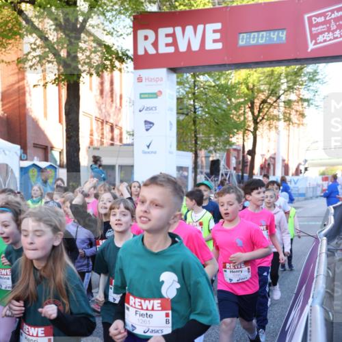 25.04.2025 - Das Zehntel Lena Gebhardt http://msf.ph/oto/7799045 26.04.2025 07:32:38 Allgemein zum Event 2391, 00, 44, 1261, 3398 meine-sportfotos.de