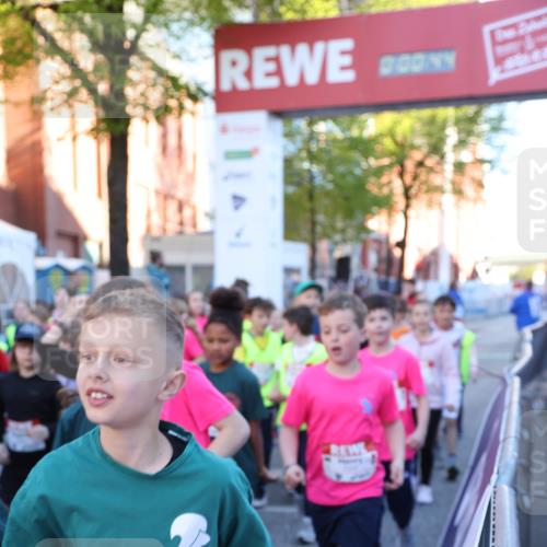 25.04.2025 - Das Zehntel Lena Gebhardt http://msf.ph/oto/7799052 26.04.2025 07:32:38 Allgemein zum Event 1261 meine-sportfotos.de