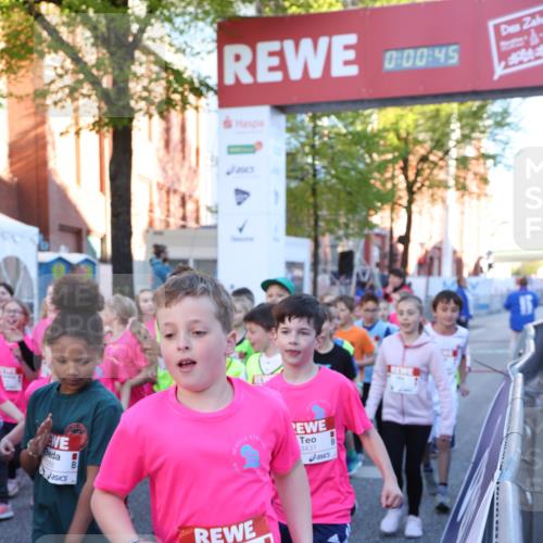 25.04.2025 - Das Zehntel Lena Gebhardt http://msf.ph/oto/7799066 26.04.2025 07:32:39 Allgemein zum Event 488, 00, 45, 3398, 3431 meine-sportfotos.de