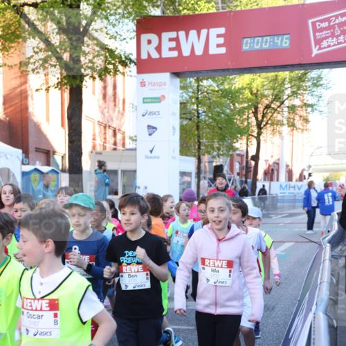 25.04.2025 - Das Zehntel Lena Gebhardt http://msf.ph/oto/7799090 26.04.2025 07:32:40 Allgemein zum Event 3167, 0, 00, 46, 10, 2701, 2703 meine-sportfotos.de