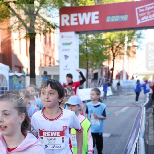 25.04.2025 - Das Zehntel Lena Gebhardt http://msf.ph/oto/7799119 26.04.2025 07:32:41 Allgemein zum Event 703, 0, 00, 48, 3907 meine-sportfotos.de