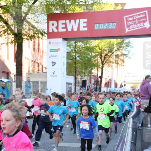25.04.2025 - Das Zehntel Lena Gebhardt http://msf.ph/oto/7799263 26.04.2025 07:34:23 Allgemein zum Event 0, 02, 30, 82345 meine-sportfotos.de
