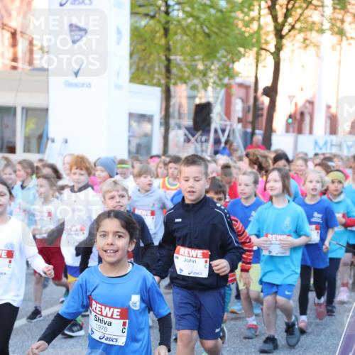 25.04.2025 - Das Zehntel Lena Gebhardt http://msf.ph/oto/7799438 26.04.2025 07:34:32 Allgemein zum Event 1976, 2572 meine-sportfotos.de