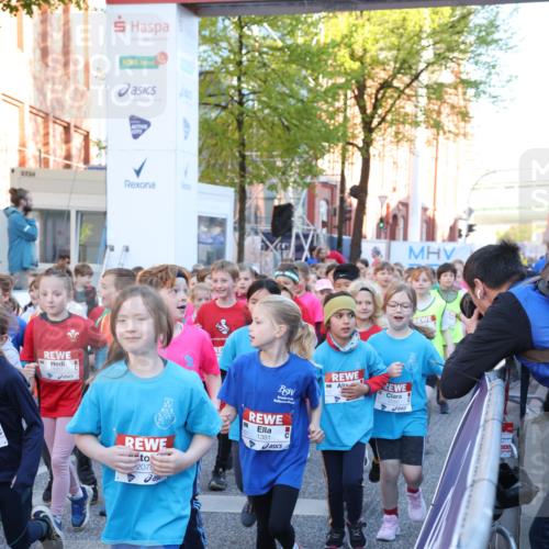 25.04.2025 - Das Zehntel Lena Gebhardt http://msf.ph/oto/7799460 26.04.2025 07:34:35 Allgemein zum Event 1201, 2078, 1381, 345 meine-sportfotos.de