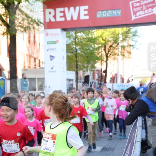 25.04.2025 - Das Zehntel Lena Gebhardt http://msf.ph/oto/7799486 26.04.2025 07:34:37 Allgemein zum Event 02, 44, 1824, 3569 meine-sportfotos.de